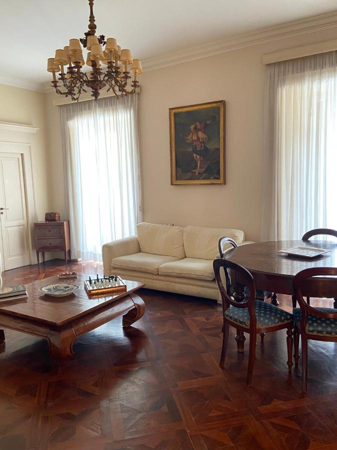 Royal In San Domenico Maggiore Napels